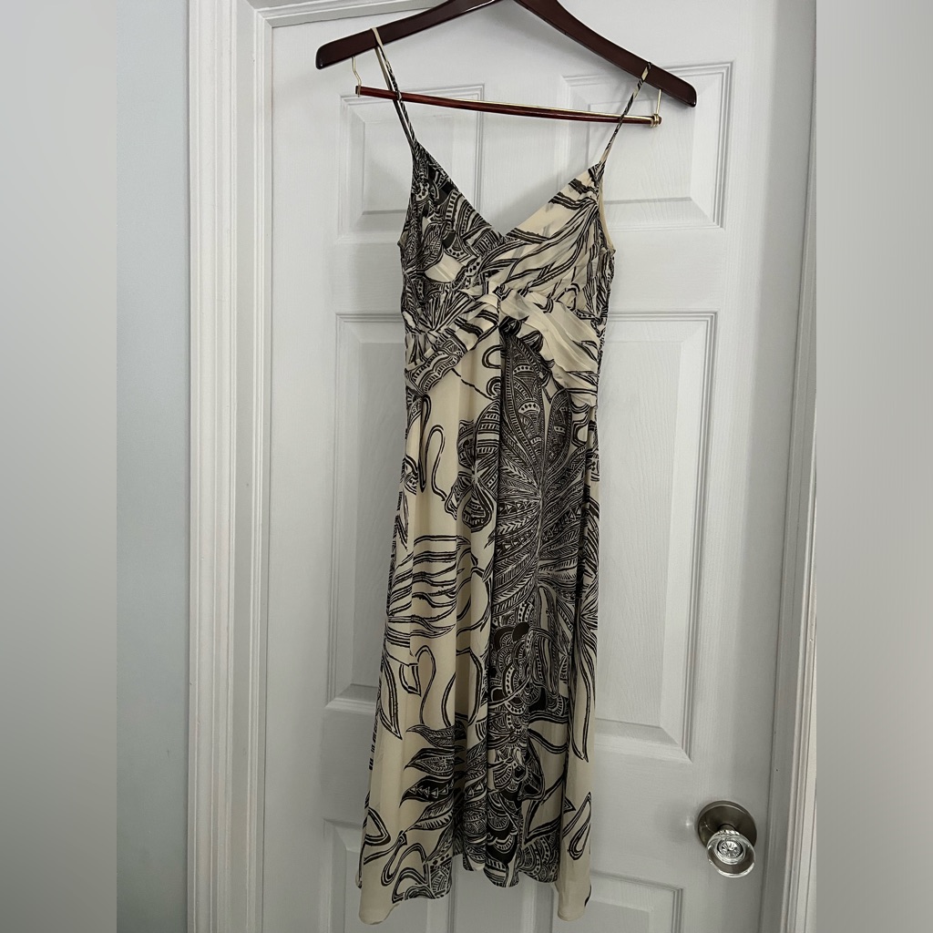 Theory Size 4 100% Silk And Fully Lined Midi Dress, Excellent Condition.